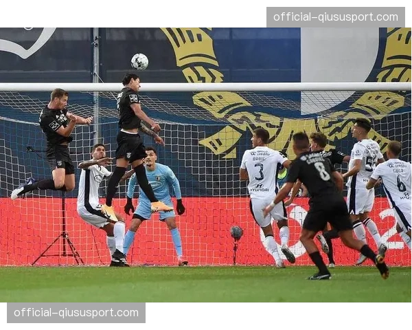 赫罗纳战平毕巴失登顶良机,主帅米歇尔承认球队“感到压力” 赫罗纳战平毕巴失登顶良机,主帅米歇尔承认球队“感到压力”